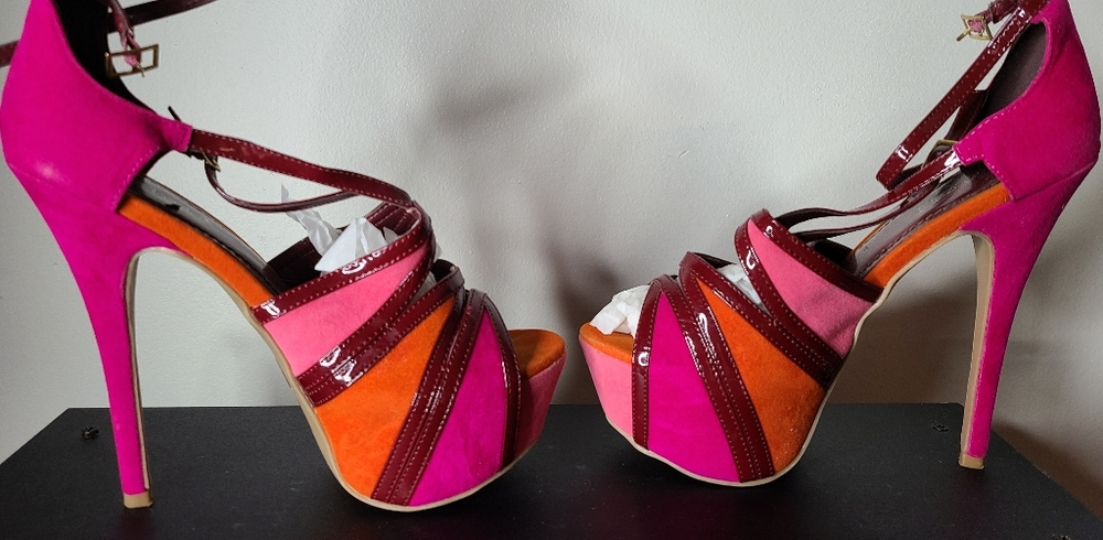 Shoedazzle  "Yanna" Sandal